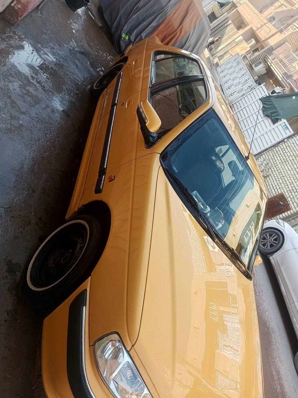 سلام عليكم بيجو بارص للبيع موديل 2015كير محرك خير من الله صدر خلفي امامي جديد تخم تايرات جديد بسمي مكان بغداد ***********
