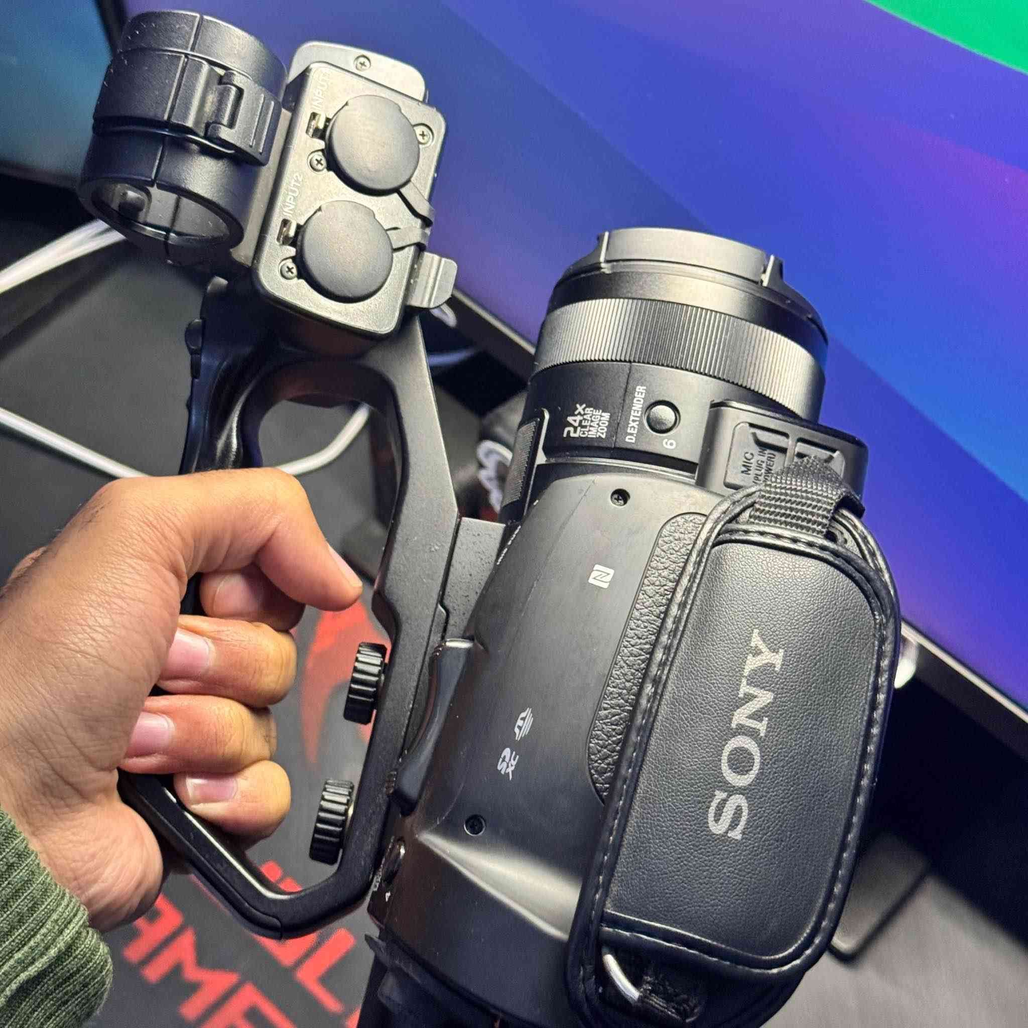 Sony pxw x70 سوني  
نظافة عالية الصورة كدامك 
كامل ملحقات بطارية + شاحنة وقبق امامي
مواصفات معروفة بعد دبل رام بور صوت 
السعر مليون و400 بي مجال للشراي يتفضل خاص وبالخدمة 
مكان بغداد متوفر توصيل 🚚 بغداد, العراق


**إذا كنت صاحب هذا الإعلان وتريد حذفه لأي سبب، رجاءا أرسل رسالة إلى الدعم الفني**
