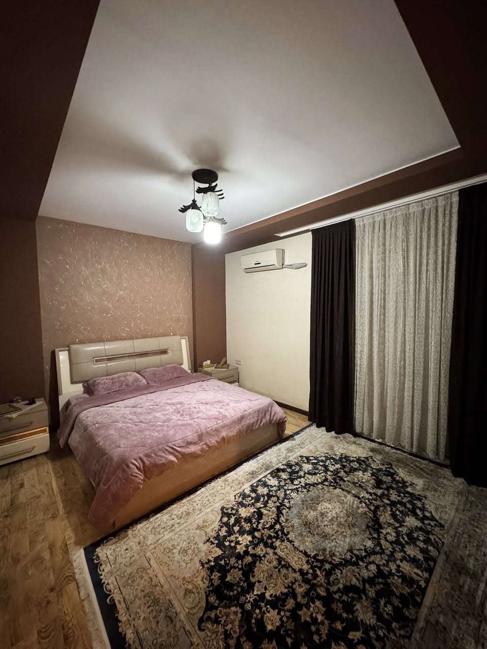 شقة فارغة للبيع في دهوك في مجمع
‏/ Kato / بحالة ممتازة و بموقع و واجهة مميزة

‼️ اذا كنت ترغب في بيع شقتك يمكنك التواصل معنا على الارقام التالية 

مجمع / Kato / دهوك
الطابق / 6
المساحة / 220 م

 غرف نوم عدد 4 /  استقبال /  مطبخ /  صحيات / بلكونة
 

‏‎‏‎للاستفسار الاتصال على 
‏‎‏‎مكتب VIP للعقارات / دهوك 

*********** /  *********** 

‏‎‏#realestate #duhok #عقارات #explore #viral
