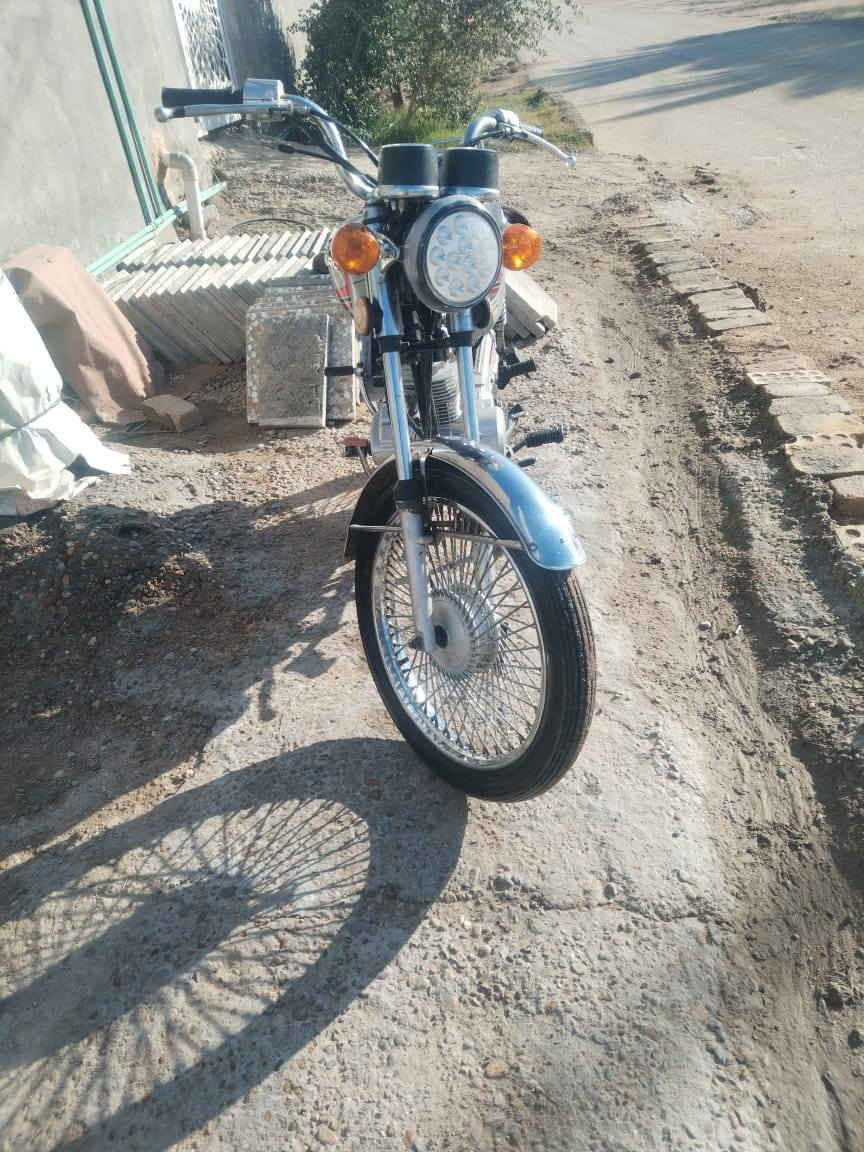 سلام عليكم دراجه للبيع مديل 2021 مكينه مامفتوحه باقي الغراض كله جديد  اصولي اورق بسمي السعر 700وبيه مجال مكاني النجف الاشرف ناحية القادسيه ***********
