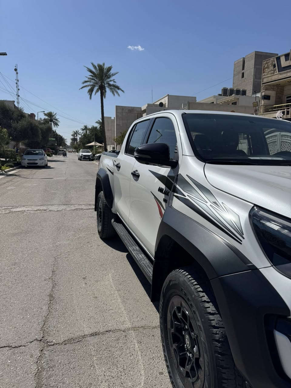 هايلوكس GR مديل 24
ماشية 42 الف
كفالة عامة 
رقم شمالي 
بغداد زيونة
الاستفسارات ***********
