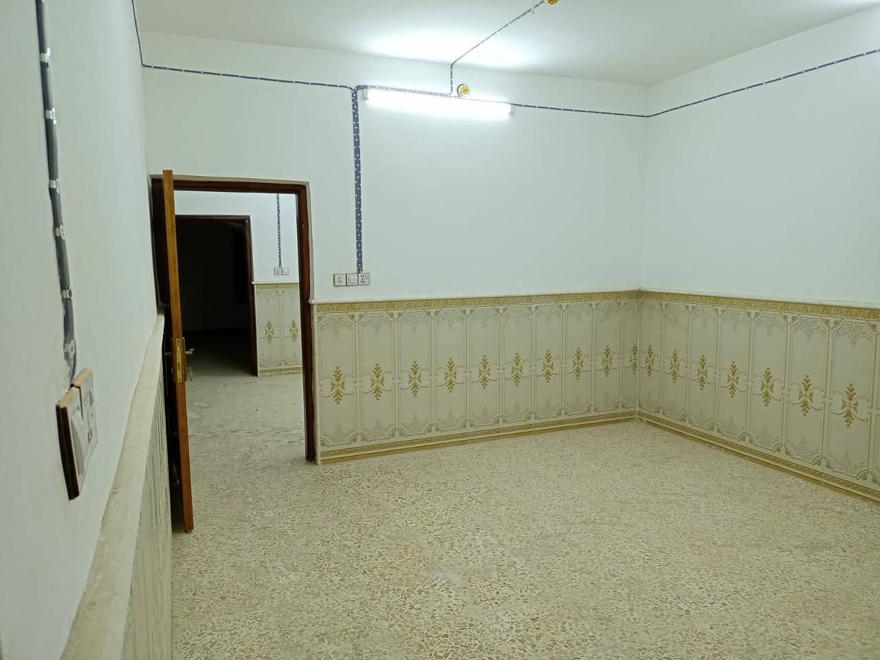 بيت للايجار حلة حي المعلمين المساحة ٢٠٠ متر للستفسار‏‪***********
