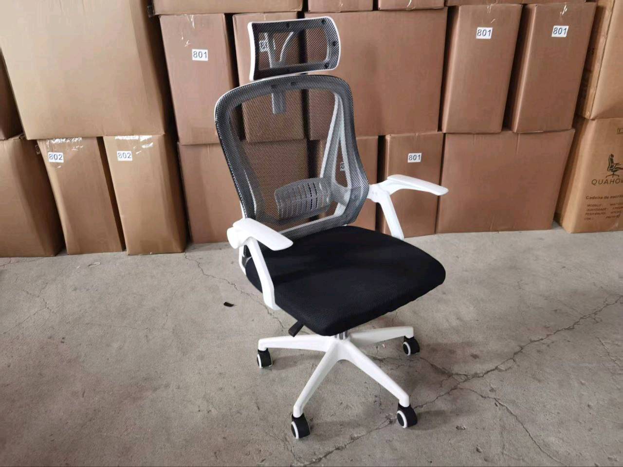 عرض توصيل مجاني 🔥🔥كرسي مكتبي تجوة راس 🔥🔥
🔴جودة جدا عالية 
🔴صور حقيقية للمنتج 👆
🔴يتحمل وزن ١٥٠ كغم
✅️السعر
75 الف والتوصيل مجاني