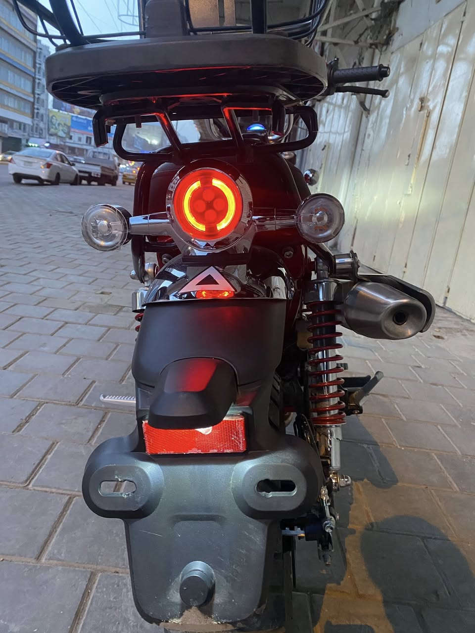 سلام عليكم دراجه هوندا داكس  جديده كلش محرك 125 ياباني اصلي  كلاسك موديل 24 مكاني بغداد الكفاح. السعر 17 ورقه ***********
