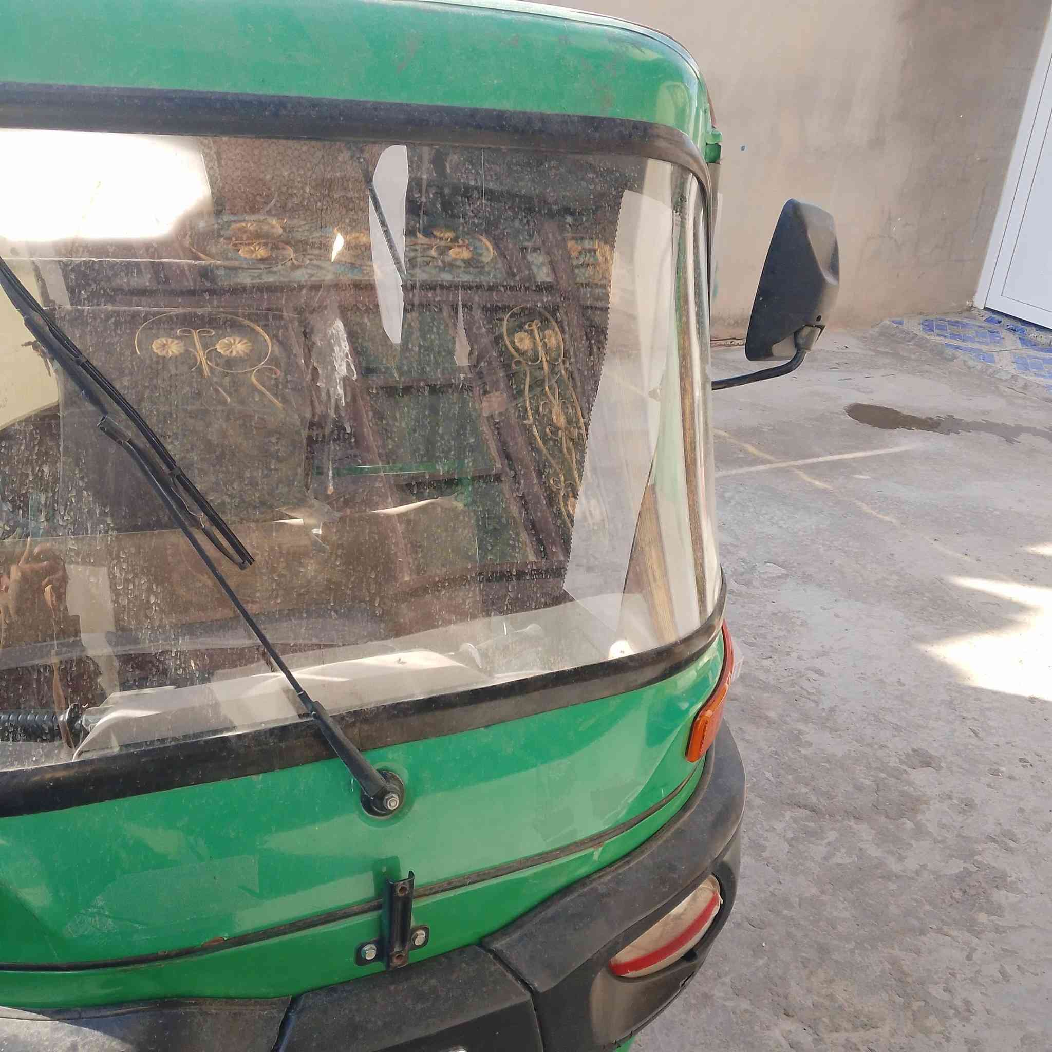 السلام عليكم تكتك واحد عشرين
رقم ديالى لوحات نكليزي  ما طالعة لباب  لبيع ***********
