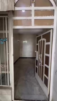 شقة ارضية • الاعظمية قرب مسجد جلال • شارع عام