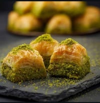 حلويات ومعجنات الجود تشرفونا بكل وقت حي القاهرة سوق علي نعمة مجاور الع...