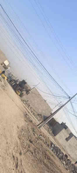 ارض للبيع 200 متر وجهه 10 عمق 20 حي صدام عل شارع 60 مقابل معمل الغاز ركن تجاريه بيهه وصل بلديه سند زراعي حق اتصرف شرط اتحويل داخله قرص وقرار25 تمليك  سعر القطعه 35 مليون ترهم مربع 100  قطعتين خدمات كامل مسموح البناء  تفسير على رقم الهاتف *********** طرف مندوب احمد ابو شهاب
