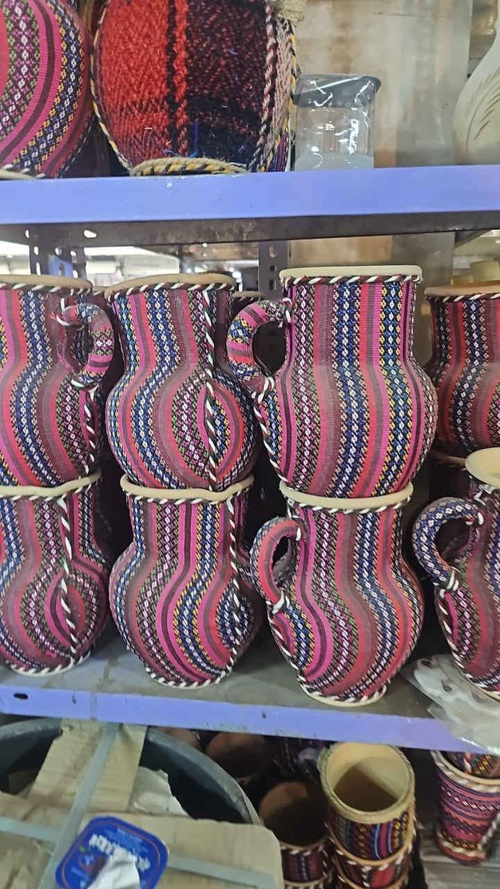 يوجد لدينا كافة الفخاريات والتراث القديم عنوان المحل هيت شارع سعيد الجباوي و شارع المصرف يوجد لدينا توصيل داخل هيت 1000 رقم الهاتف ***********
