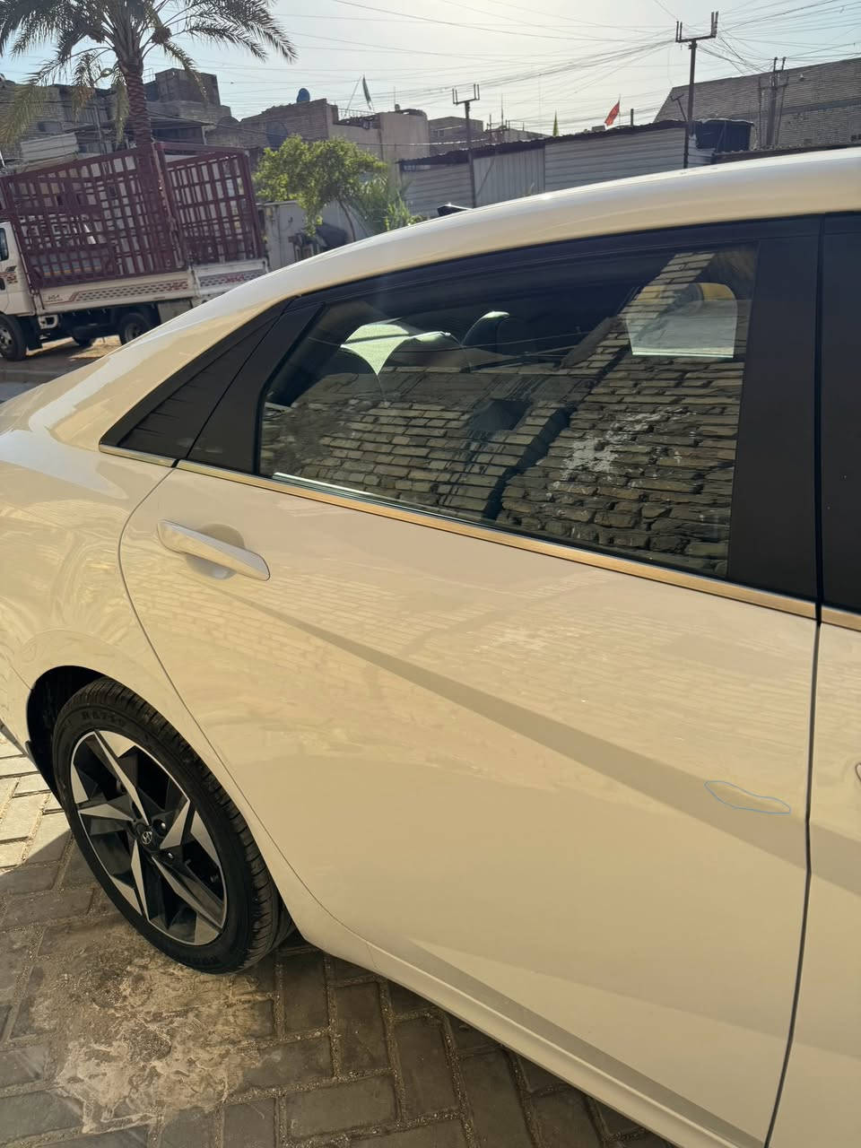 النترا 2021 خليجي
محرك 2000 دوش ماشية 60000كم
كير ومكينة مكفولات 
سيارة ب اسمي تحويل ثاني يوم 
سيارة مفولة 
السعر 165$
***********
