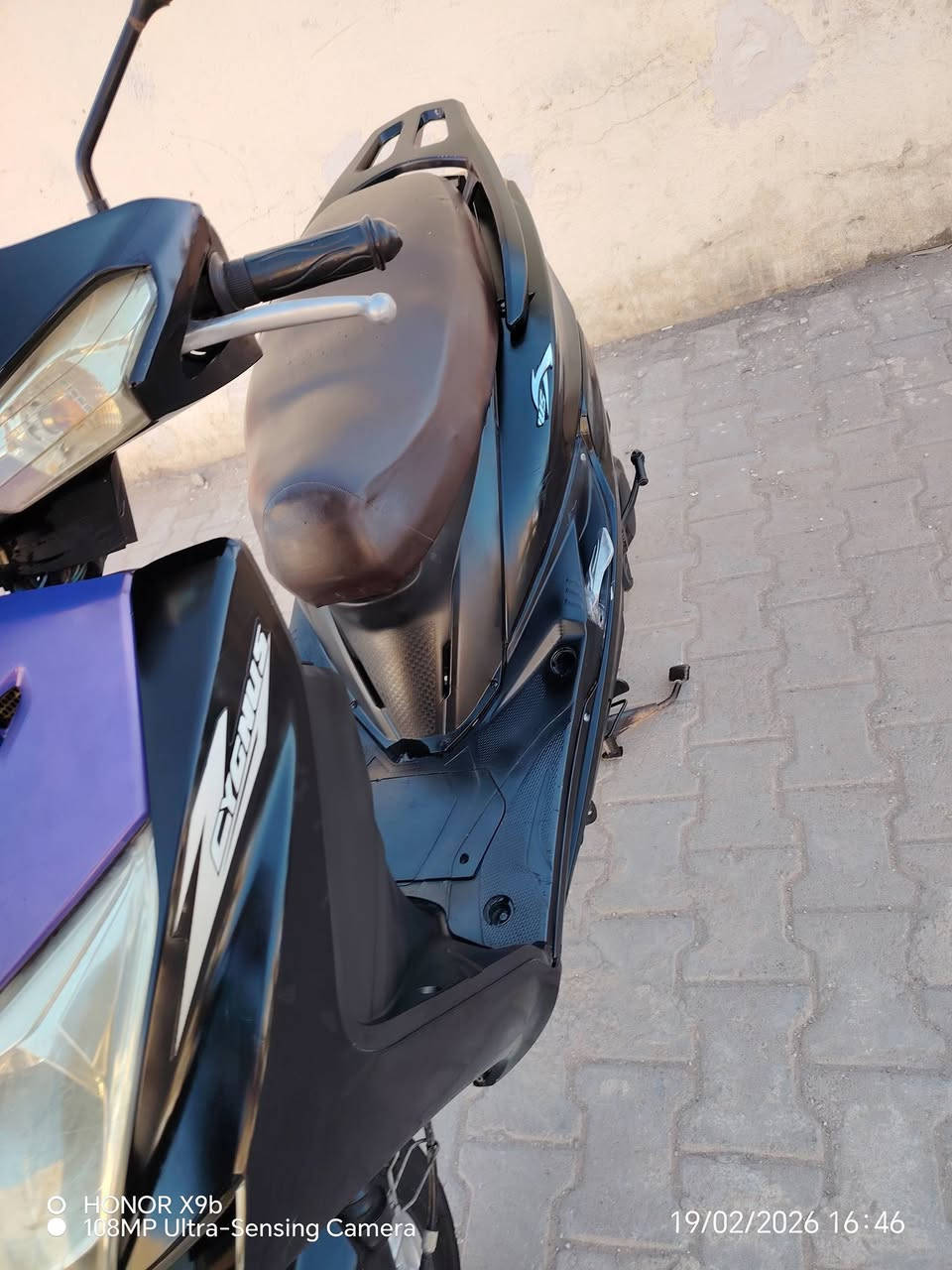 دراجه برغي مامفتوح بيهه شغاله سلف لايتات اشاير شلعه احلى من الصور كامله سعرهه 375 بيه مجال ***********
