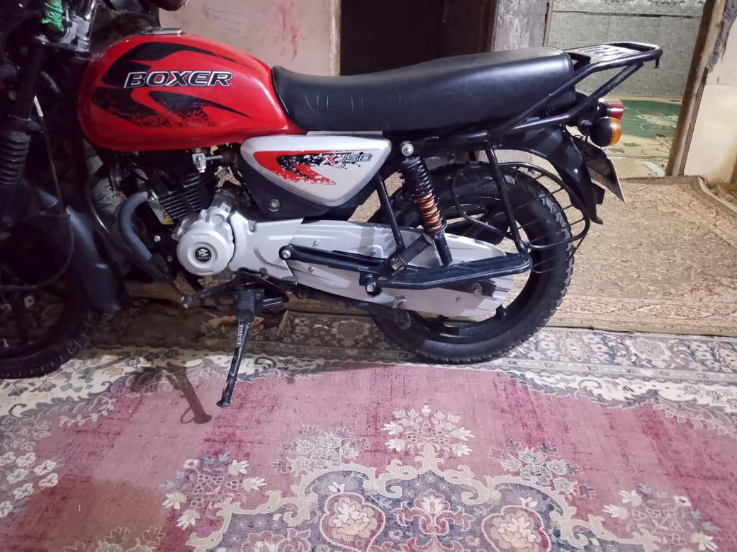 بوكسر موديل 23 دراجه نظيفه ما بيها نقص مكان بسمايه ***********
مرقمه بغداد
