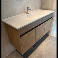 مغسلة جديدة تركية نوع فيترا مع الخلاط طول المغسلة متر وعشرين سنتمتر وا...