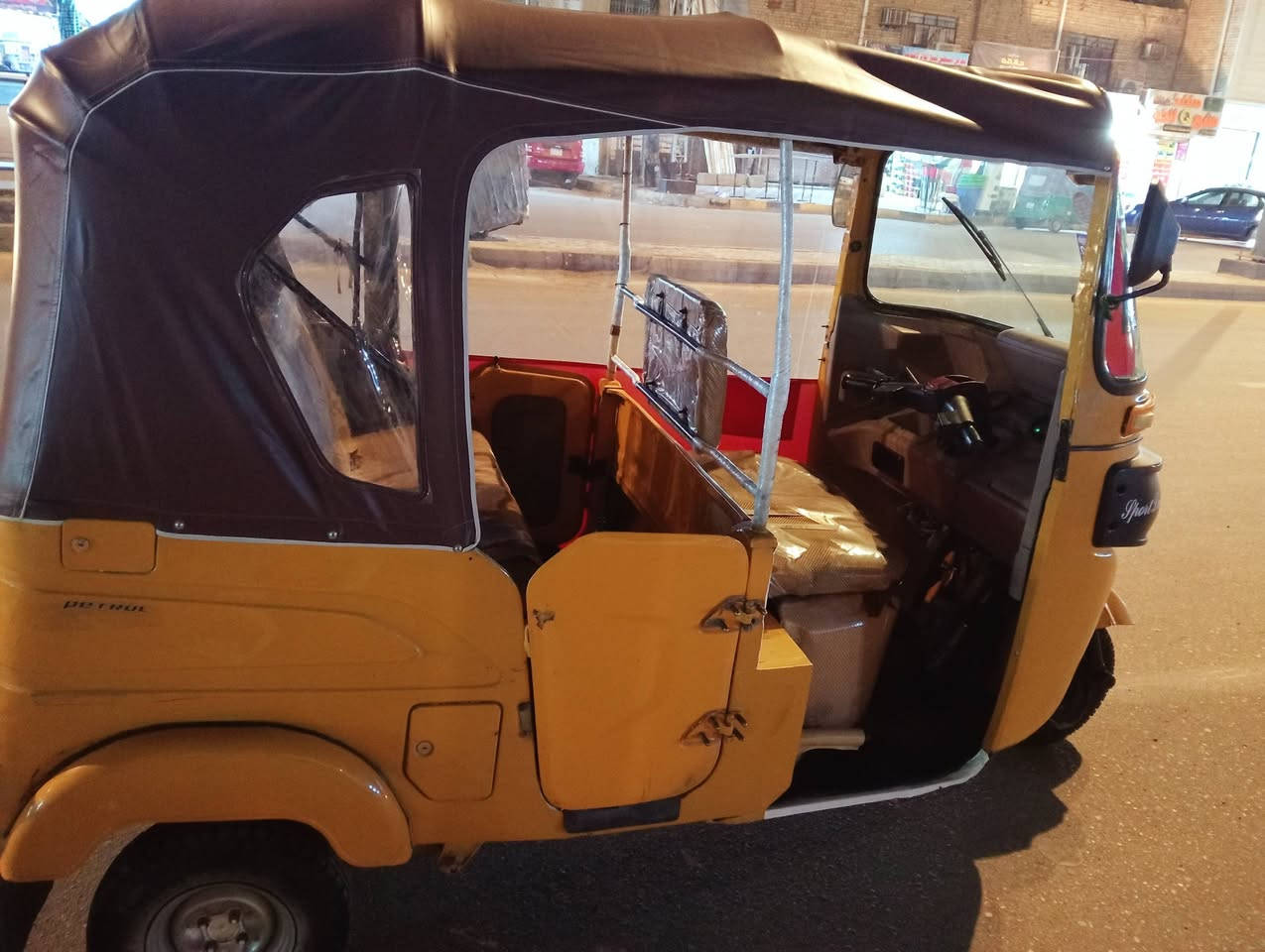 سلام عليكم شباب تكتك 21 لونين بيه لغد مرقمه جاهزه مرتبه كله شغاله سعره 6500 وبيه مجال ***********
