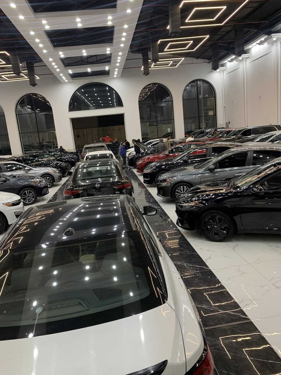 السلام عليكم. 
عدنا سيارات بل قساط   
المقدمه 70 ورقه اقل سياره وعدنه مقدمه شده حسب  سياره يعني 
 نضامنا بدون كفيل.ننطيك  وكاله. لحين تسديد المبلغ كامل  نحول سنويه بسمك 
   عبد الجبوري ***********
