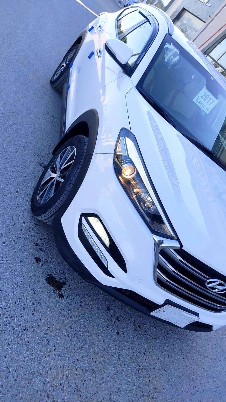 السلام عليكم ورحمه الله
توكسان موديل 2017 ماشيه 88
رقم نجف السنويه لغايه 2027 
كفاله عامه عدا كرت بالبنيد وكرت جنطه
والباقي كفاله من فتح وضربه وتبديل 
تبريد قطعتين
تحكم دواخل صاج محرك 2000 كفاله 
كير كفاله تخم تاير كاميرا شاشه 
حداديه خير من الله هزه جديده 
السعر 170 مع المجال العنوان النجف
كوفه اتصال او مراسله واتساب فقط 
***********
