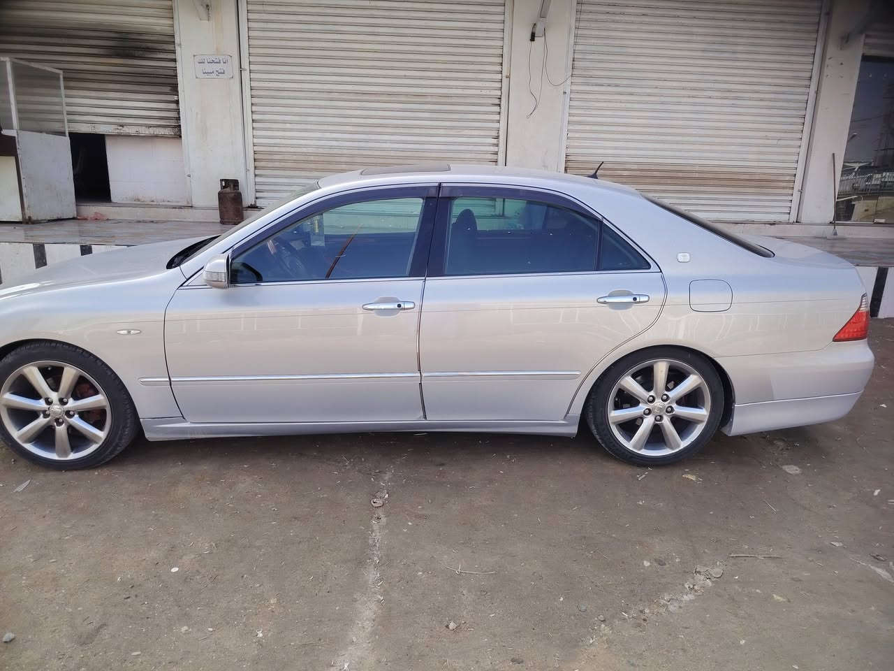 سلام عليكم للبيع شاهينة لون بحري رقم بصرة مزاد كفالة شاصي 82 كشنات كهربائية ستيرن كهراء فتحة بردة خلفية السعر 155وبيهة مجال مكاني بصرة قضاء المدينة رقم التلفون***********
