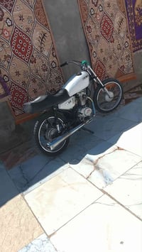 دراجه للبيع 07815658879