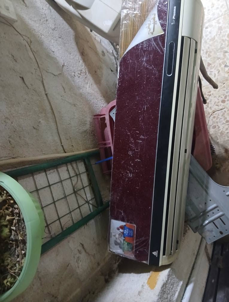 قطعة سبلت داخلية نوع الحافظ نظيفة وشغالة سعرها ١٣٠ قفل مكاني كربلاء مقابل حي العباس منطقة المحمدية *********** كربلاء, العراق
