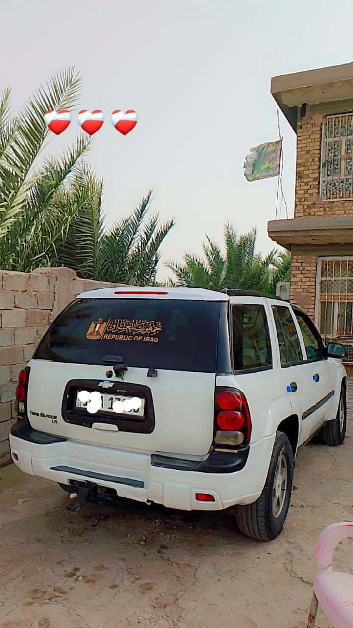 السلام عليكم
اخوان بلايزر كامله مكمله
رقم نكليزي اهليه موحكومي  تحويل ثاني يوم
2007👈
محرك قبق اسود المرغوب تدفئة تبريد قطعتين كهربائياتها كلها شغاله 
تخم تاير جديد قبل سبوع شاده حجم 17فحل حداديه خير من الله 
علمآ سياره مبخره حزام جماليه وعندي صوره قبل صبغ مكفوله من الحادث 
 شراي يتصل *********** وبخدمته  سعره 75وبيه مجال للشراي
