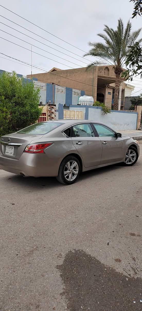 السلام عليكم ورحمة الله
للبيع التيما 2015 وارد أمريكي 
ضرر صفحة السايق صبغ فقط اثر كرد شرط التكم سليمه بدون ايرباك 
سيارة جديدة  داخل عسلي كشن كهرباء مابيها نقص برغي تبريد تدفأة صدرين تخم تاير كير مكينه كله بشرط. 
رقم سليمانيه السنويه لل27 
السعر98 وبيها مجال مطلوبه 3ورقات غرامه ينزل من سعرها
هـ ***********
