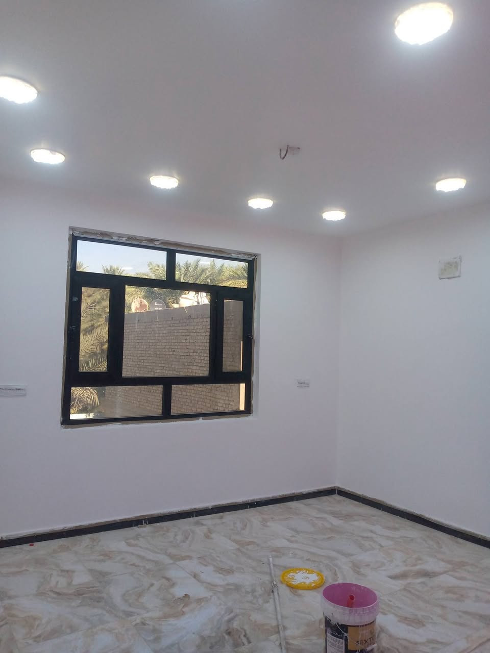 سلام عليكم صباغ وديكورات غرف نوم وغرف اطفال واجهات وحديد  شغل درجه اولى وسعارنا مناسبه
*********** كادر ابو ذوالفقار الصباغ 🌹🌹.  متفرغ حالين اسعار مناسبه
