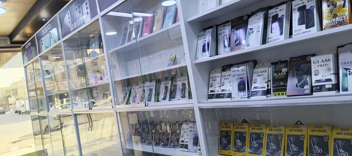 السلام عليكم.. .
محل مبايلات للبيع في حي العامل ٨٤ مع كافة محتوياته وذلك لعدم التفرغ وبسعر مناسب للاستفسار الاتصال على الرقم 
***********
