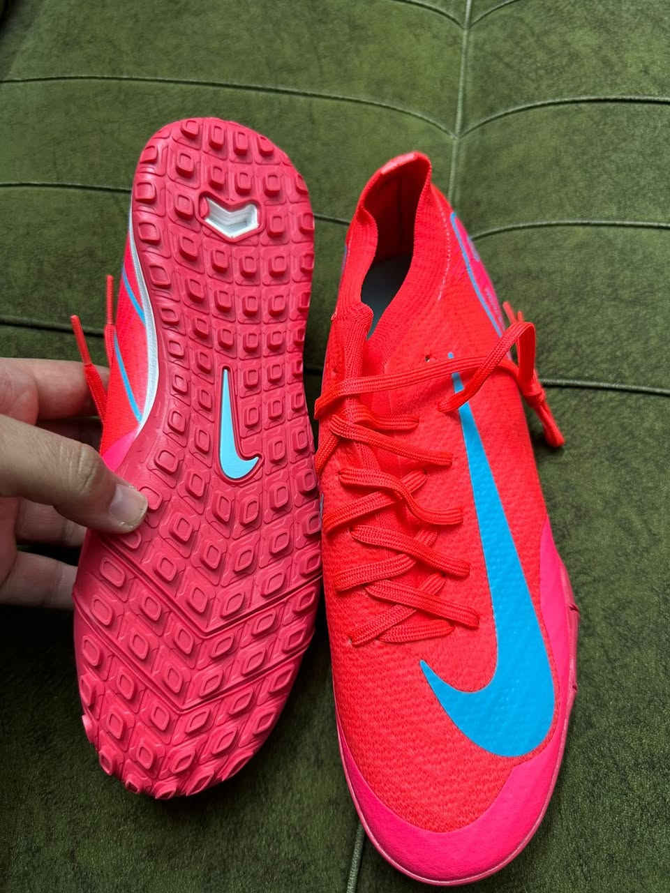 قياس 39
السعر 30
يوجد توصيل


**إذا كنت صاحب هذا الإعلان وتريد حذفه لأي سبب، رجاءا أرسل رسالة إلى الدعم الفني**