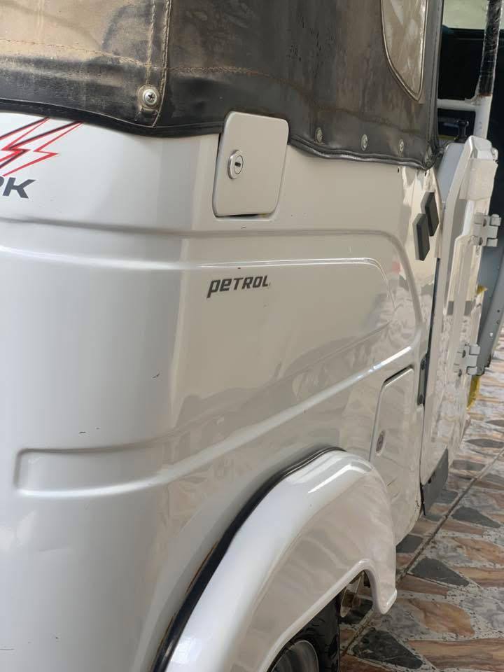 سلام عليكم / 2022 شهر 5 اوراق تكتك كفاله عامه محرك و گشر تكتك بلاديه دوس ما معمره قطرة اخياس مابيه محرك كلش ناعم ما تذب عليه ربع بوجهك للشارع مكاني بابل الحمزة الغربي السعر على خاص او ***********
