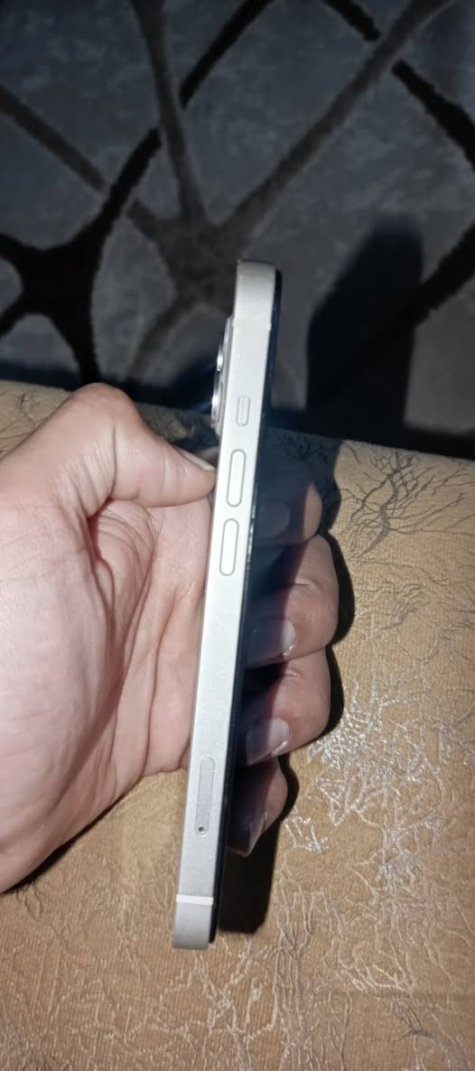 السلام عليكم13 عادي ابيض
ذاكره 128 بطاريه 84 بلادي
تك سم شرط وتر بروف ضد المي  السعر 430 و بيه مجال  
مكاني موصل ايسر 

***********
