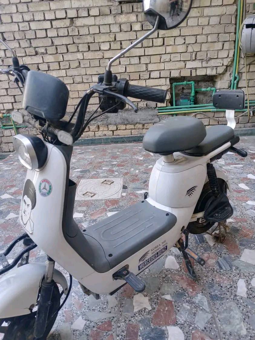 تحتاج تصليح او تبديل بطاريات اربع بطاريات دراجة جديدة بس عوزهة يطاريات نوع الدراجة شحن R9


السعر: 150 ألف دينار هائي (قفل).
الموقع: بغداد - (علي مدينة الصدر) 
ملاحظة: البيع من البيت، اللي يجي أول واحد ياخذها.
للتواصل:() 
***********