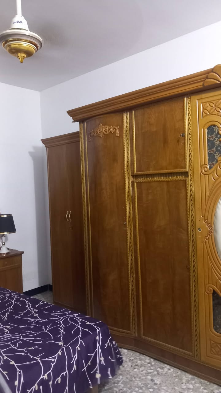 غرفه نوم للبيع ***********
