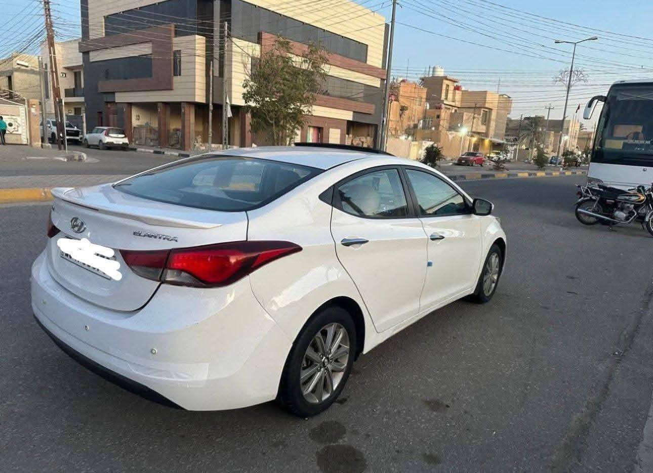 بيع مستعجل السلام عليكم *********** هواندي النتره موديل 2015 السعر (95) خليجيه سياره مكفوله كفاله من عده جاملغ امامي وحافة بنيد وباقي مكفول مواصفات السياره فول 1/1 فتحه بلقماره شاشه كبيرة كامرا خلفيه وحساس تبريد أمامي خلفي تحكم ستيرن جهتين مري شفط أشاير بلمري ويل كب كروم داخل صاج مكينه 1800 دوش مكينه وكير وحداديه تبريد وتخم تايرات بحاله ممتازه جدا جدا رقم  انكليزي تحويل مباشر مكان سيار بغداد زيون
