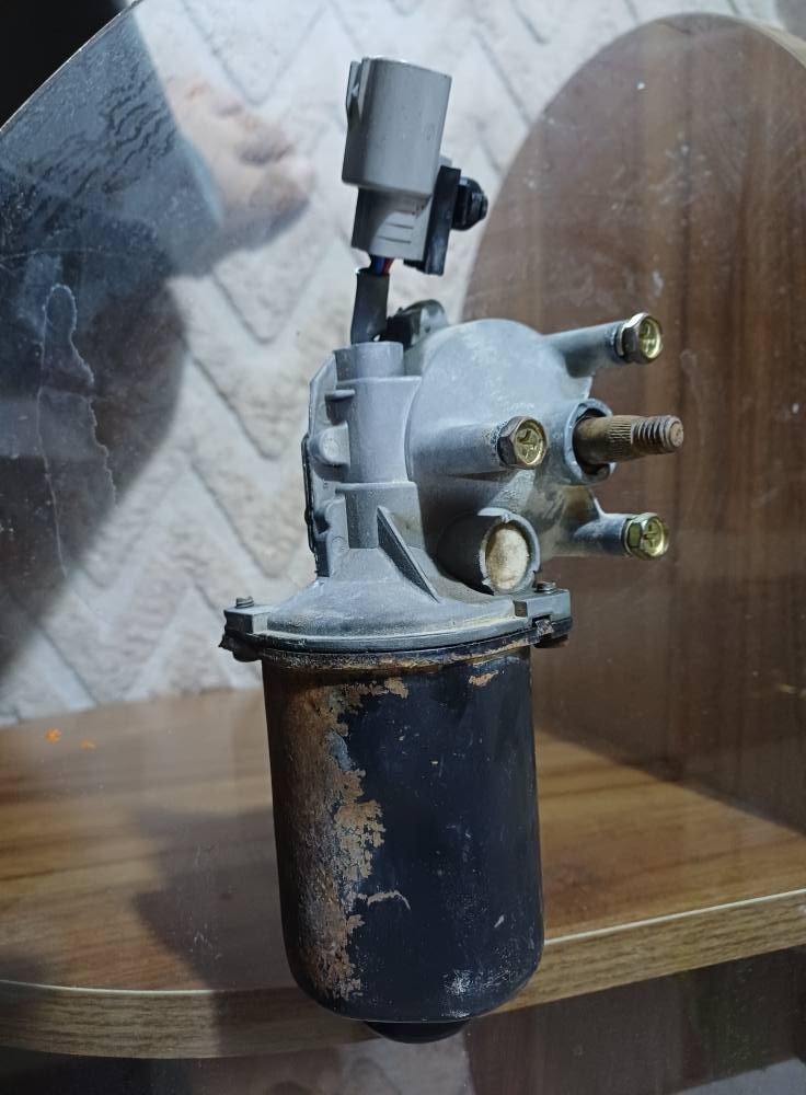 ماطور ماسحات كامري ٢٠٠٥ اصلي  مؤسسة بحالة ممتازة شرط الشغل 
*********** كربلاء, العراق
