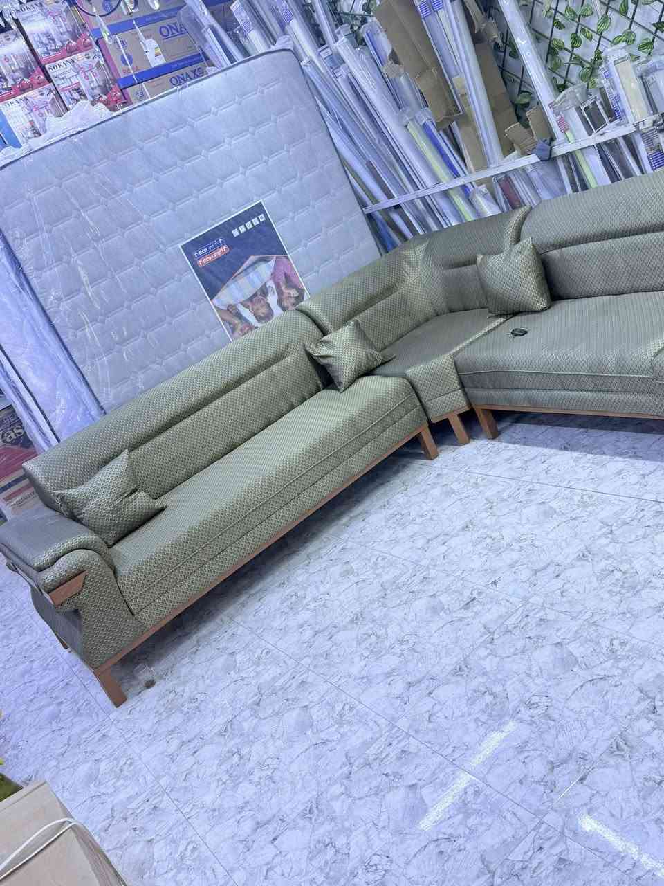 ديوان 10 مقعد 350 الف معرض ضياء
***********
