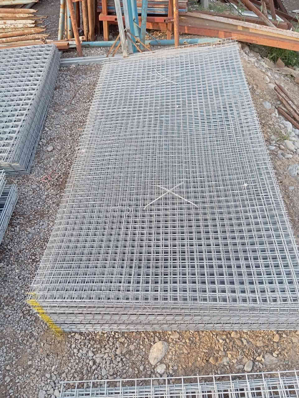 ئاسن فرۆشی سەربازبۆفرۆشتنی بی ئاڕسی بەسعریکی گونجاو هەرزان گەیاندن هەیە ناونیشان  چوارقوڕنە پشت بەنزینخانەی سلام ***********_***********
