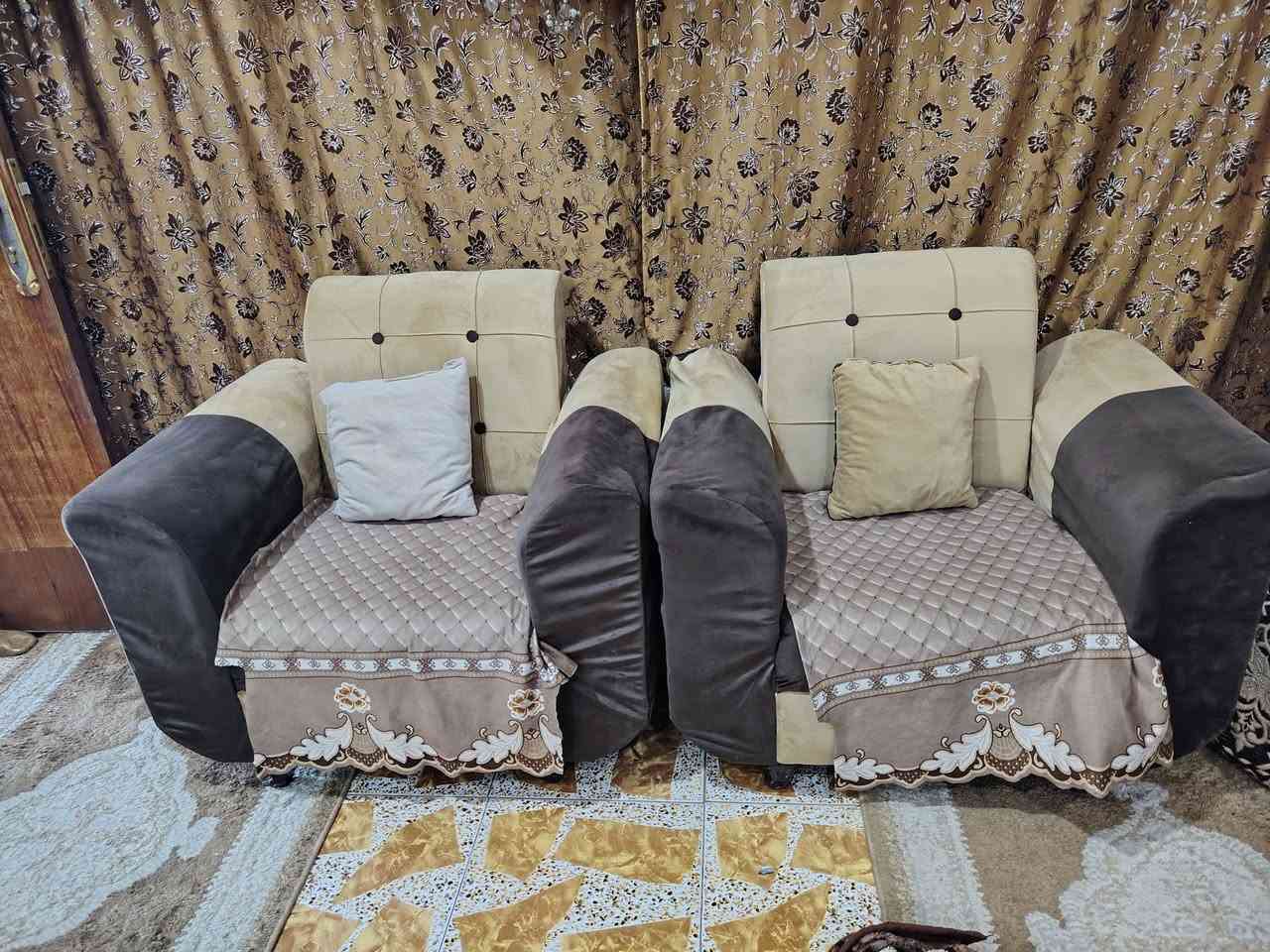 سلام عليكم قنفات البيع نضافه مالتهن 90 رقم *********** مكان العماره
