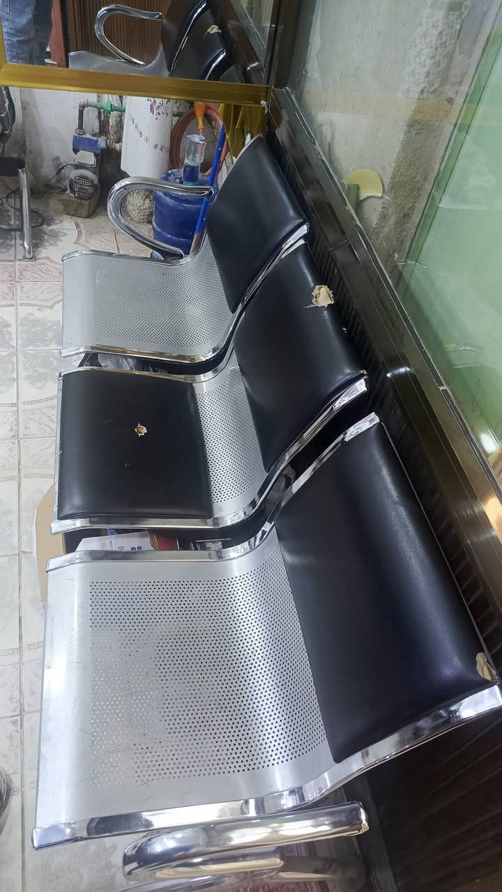 للبيع كرسي حلاقه مع مرايه مع كراسي حديد عدد ٣


**إذا كنت صاحب هذا الإعلان وتريد حذفه لأي سبب، رجاءا أرسل رسالة إلى الدعم الفني**