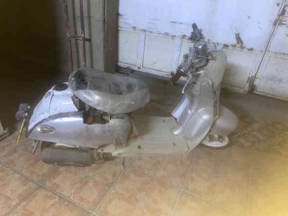 كلاسك (عبد الحليم) دراجه جانت عندي تشك الكاع شك بس طفت وما اعرف شبيها أبيعها عل وضعها
تجي تحمل وتروح سعر 100 قفل قفل قفل مايعجبك السعر اعبر المنشور
مكاني الأمين الثانيه 
***********
