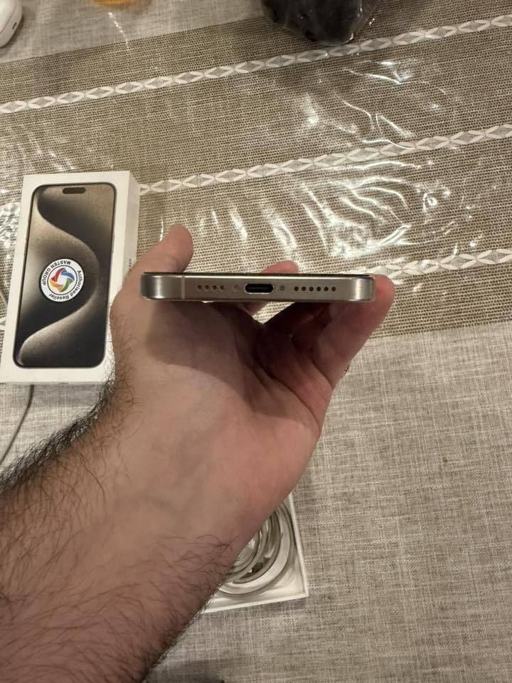 السلام عليكم ورحمه الله
١٥ برو ماكس تيتانيوم 
نظافه 100% شخط مابي 
بطاريه 84
بغداد 
للاستفسار :- ***********
