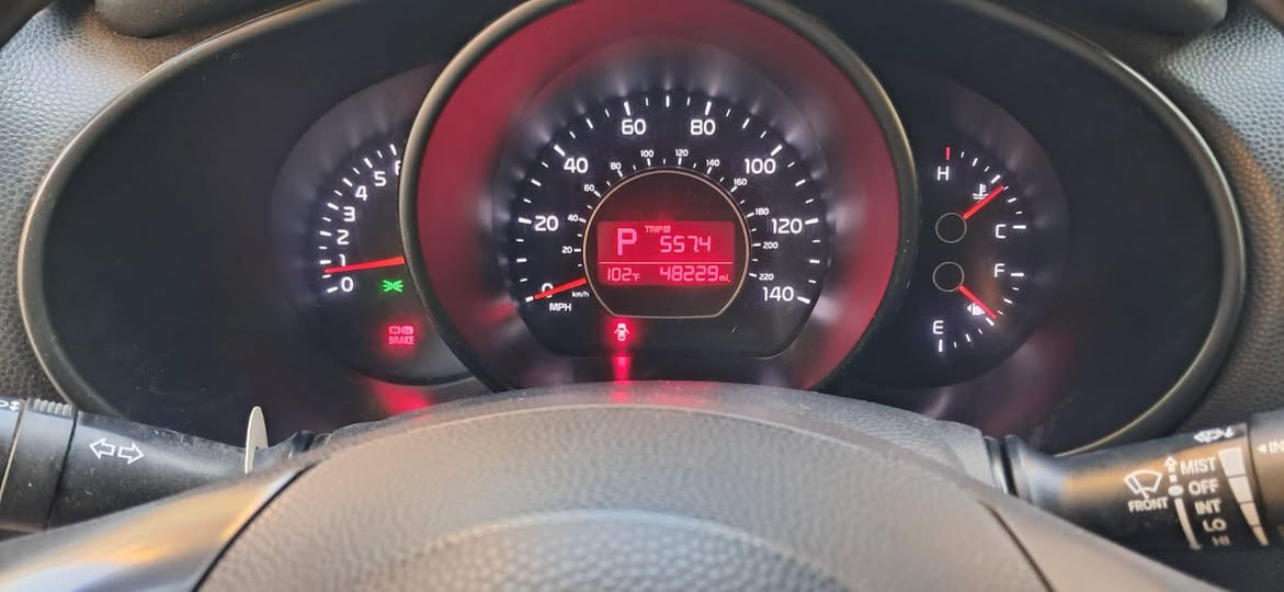 السلام عليكم كيا صول موديل ٢٠١٨ للبيع 
رقم سليمانية محرك ١٦٠٠ gdi مواصفات اعتيادية
كير ومحرك مكفولات برغي مامفتوح بيهة 
تايرات وباتري جدد حدادية كاملة جديدة
السنوية لحد ٢٠٢٩ 
السعر ١٣٥ وبيهة مجال للشراي 
للاستفسار اكثر الاتصال عالرقم ***********
