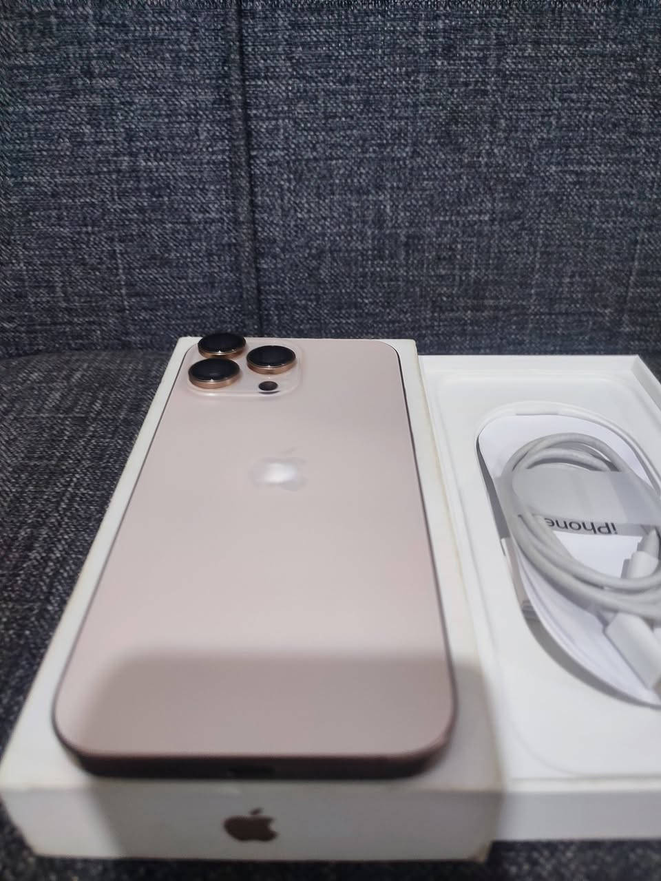 ايفون 16 برو ماكس
بطارية 99% عدد دورات الشحن 158 دورة 
ذاكرة 256 جهاز شرق أوسط عربي وتحت  ضمان الكالة 
لون مميز نظافة 100% واحلى بعد من صور اي استفسار تواصل خاص او اتصل على الارقام 
رجاءاً المايشتري يعبر المنشور ولايضل يشمر بالتعليقات 
***********   ////   ***********
