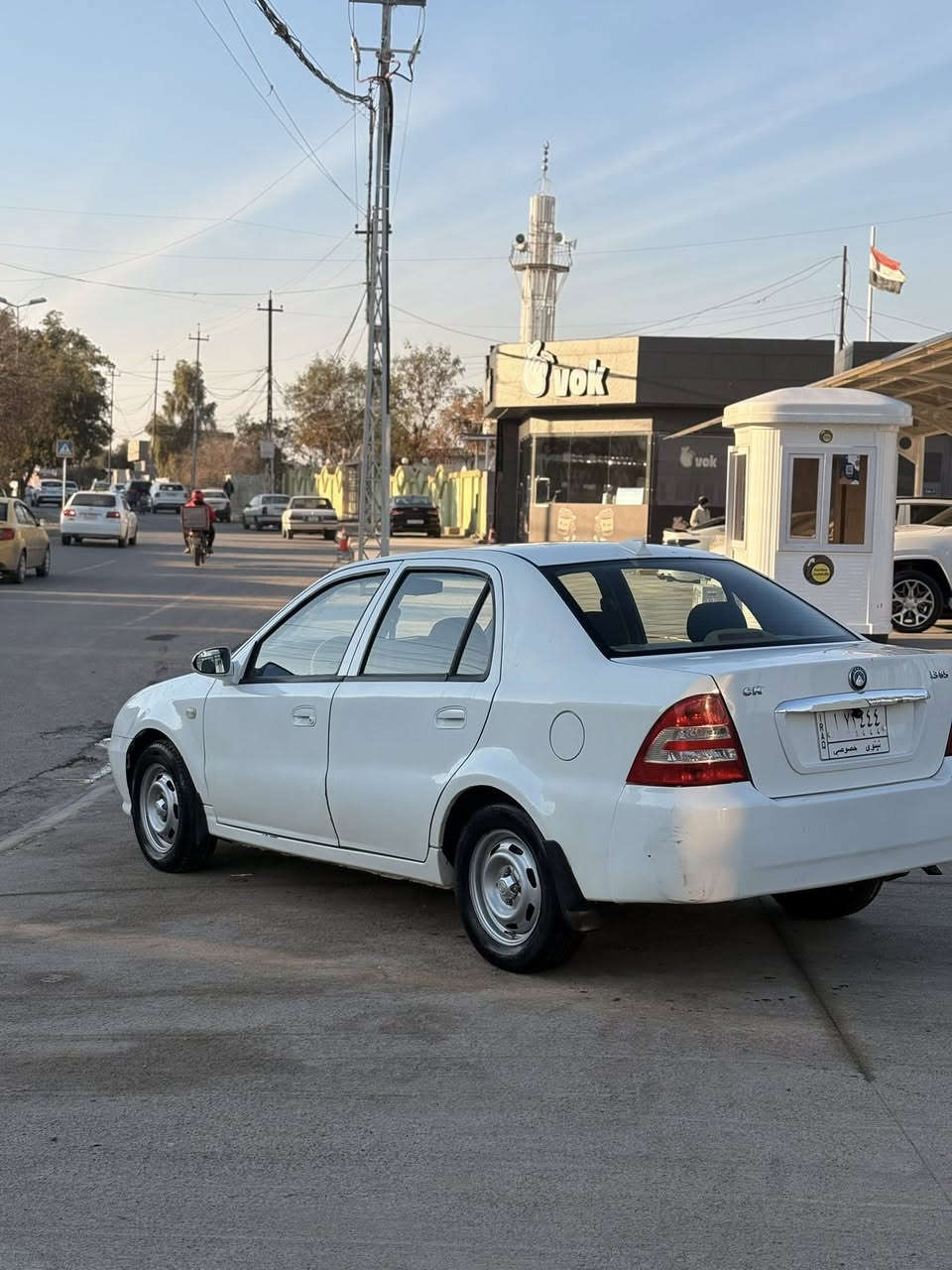 السلام عليكم ck للبيع
موديل 2013 
سنوية 2028 
شرط التحويل السيارة باسمي
قصة جديدة
طخم تايرات جديد
باتري جديد 
تبريد ثلج وتدفئة
ماشية 214الف كيلو حقيقي
طخم امامي خلفي جديد 
كير ومكينه عل فحص 
وايرمنيه كلها شغالة 
بيها صبغ بابين اليسار اثر طخة خفيفة كلش
ودائر جاملغ الورا يمين صبغ ودائر جاملغ الامامي صبغ فقط

طالب عليها 52 ورقه وبيها مجال بسيط 
للتواصل اتصال 
***********
