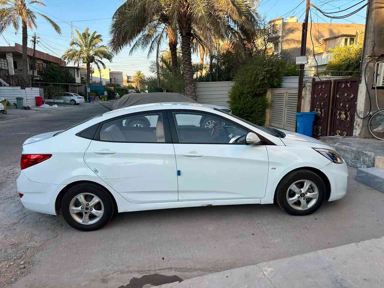 اكسنت ٢٠١٣ خليجي محرك ١٦٠٠
بيهة صبغ حزام 
نضيفة ومابيهة نقص 
تايرات جدد باتري جديد سلف جديد دعاميات ومازدات وبلوجكترات جدد بانزات جدد فريز تبريد وغاز امريكي كلة جديد 

السعر ٧٨$ وعليهة غرامه تقريباً ٢١ ورقة ونص 
تنخصم من مبلغ السياره والمشتري يدفعهن بالتحويل 
و اكيد تتاكد بالمرور قبل العقد 
عنواني بغداد العامريه 
***********
