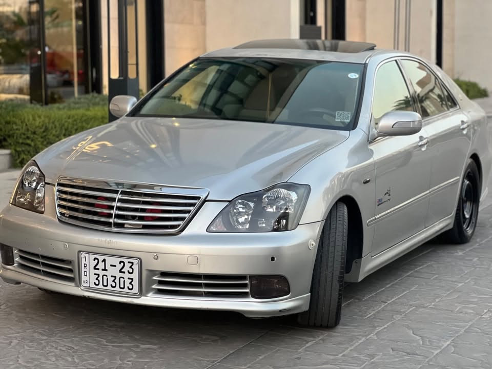 سڵاوو هاوڕێیان
شاهینە ١٨٢ ڕەنگی سلڤەر 
 بێ دووکەڵ  ٢٠٠٥  کۆدی بۆ کراوە 
 بیلاد سپۆرت  بێ بۆیاخ  ئێرە و ئەوروپا
٣ دوگمە  سڵایت بەس موووسس 
 ٦ سیدی بۆکس شاشەو کامێرا تەحدید سورعە
لایتی لۆک عەتەری مارسیدس سوکان کارەبایی 
گێڕ و مەکینە و تەبریت و کارەبای  بەشەرت
هایدرۆلیک و ڕۆنی گێڕ و مەکینەی گۆڕاوە 
تایەی تازەیە وویلی عادی ١٧ ی تۆیۆتای لەژێرە
کامل مەسروفە  بێ کێشەیە 
نرخی ٦٦ گەڵا و مەجالی تیایە 
***********
شوێن سلیمانی
