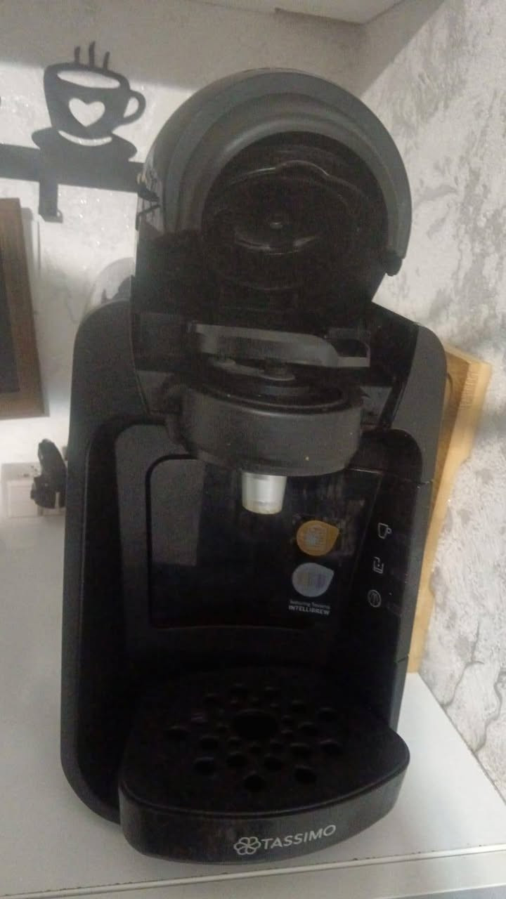 جهاز قهوة للبيع ألماني للبيع نظيف جدا ومستخدم قليل
ويستخدم بنظام كبسولات نوع تاسيمو متوفرة يم محلات الأوربي في دهوك السعر 40 الف وبيه مجال


**إذا كنت صاحب هذا الإعلان وتريد حذفه لأي سبب، رجاءا أرسل رسالة إلى الدعم الفني**