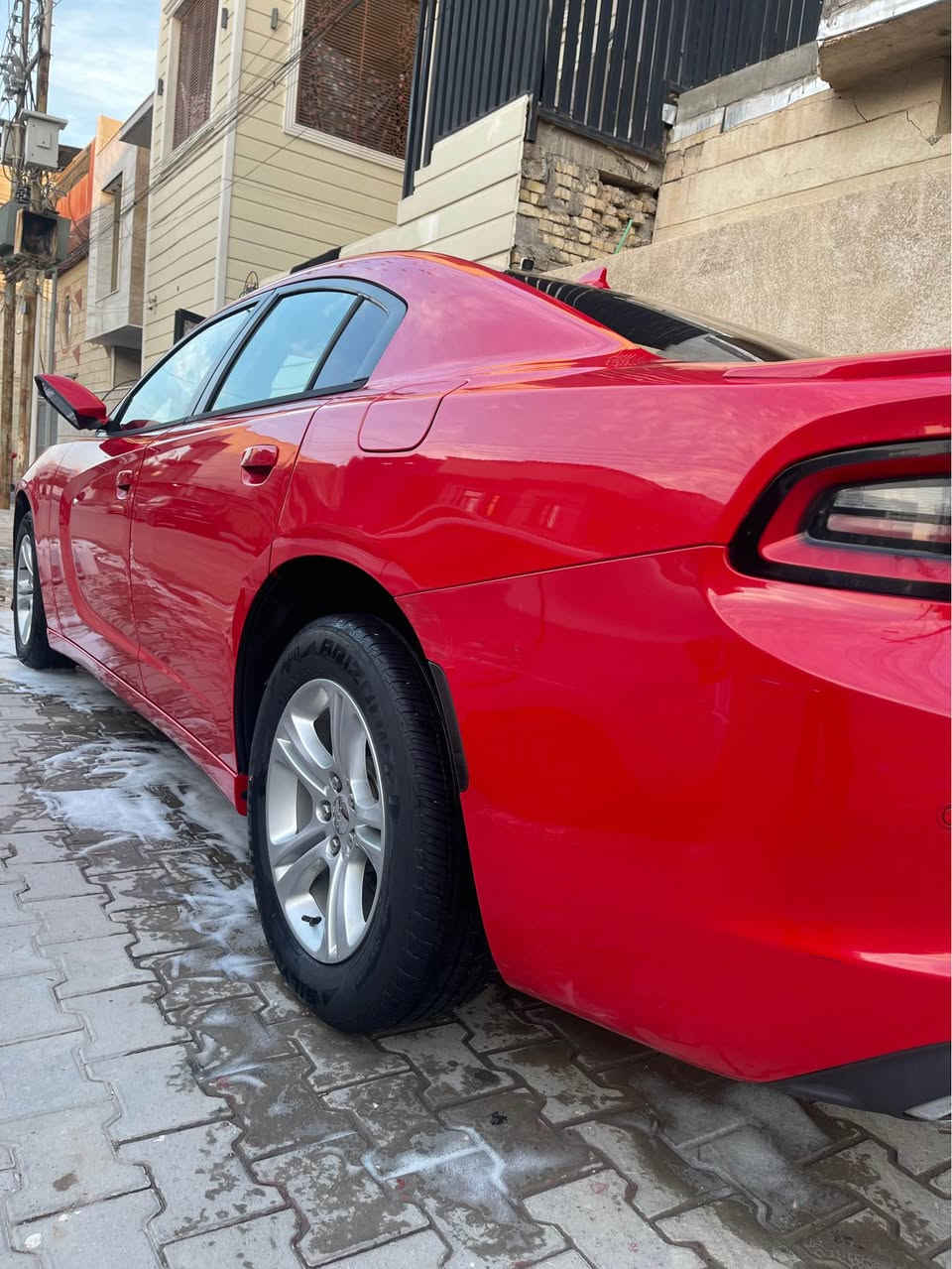 السلام عليكم سياره جارجر موديل 15 اصل دخول جديد كتاب ضباط تحويل مباشر حادثه موضوح بصوره والسونار المدكر الايسر بي صبغ والمدكر الايمن بي بارد رجاءآ اقره المنشور او شوف الصور وخابر السياره ماشيه 110 ميل موصفاتها رالي فول عدا الفتحه الاسفسار اتصل 
*********** 
العنوان البصره الزبير, البصرة
