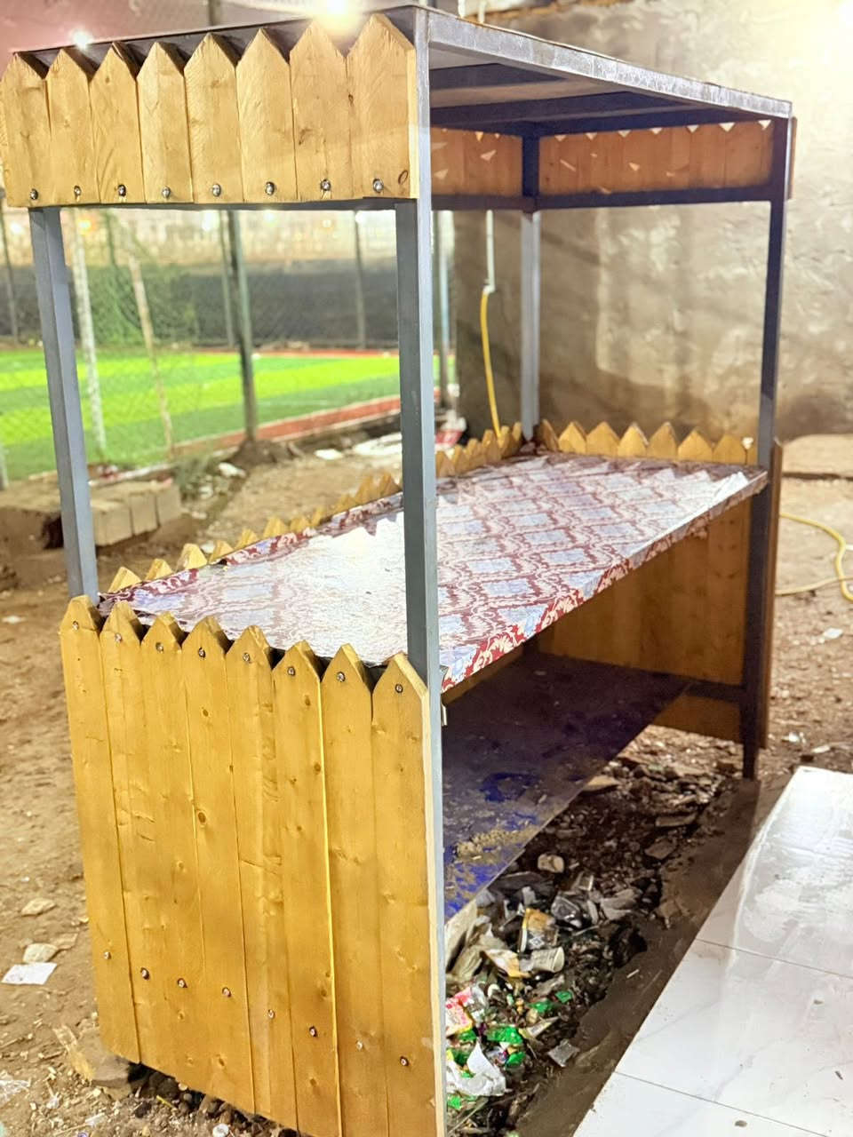 سلام عليكم عندي ميز للبيع الطول 2 متر والعرض 80 سم العنوان كحلاء ***********
