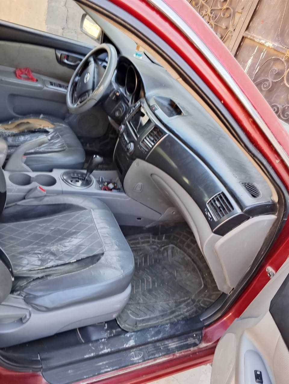 السلام عليكم البيع كيا اوبتيما موديل 2009 رقم بغداد دولي باسمي وارد امريكي بيها  صبغ حزام وضرر جاملغ الامامي وشيه من تكمه محرك  2007 محرك كير صدر مكفولات تخم تاير ودوشمه سياره جاهزه من كلشي ***********
