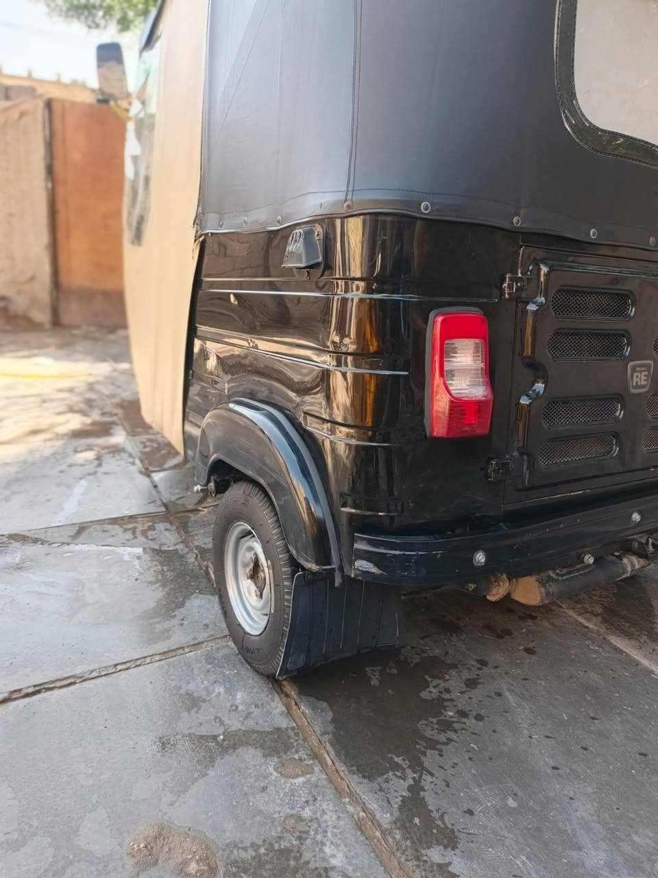 سلام عليكم تكتك البيع 20شهر 12رقم وسنويه تكتك مكفوله من الظربه وصبغ بيهه بس دوس معمره لسعر اتصل ودلل***********
